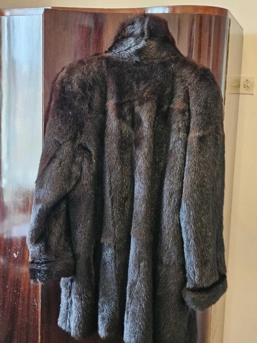 Haina blana maro din marmota siberiana stare perfecta, pret negociabil