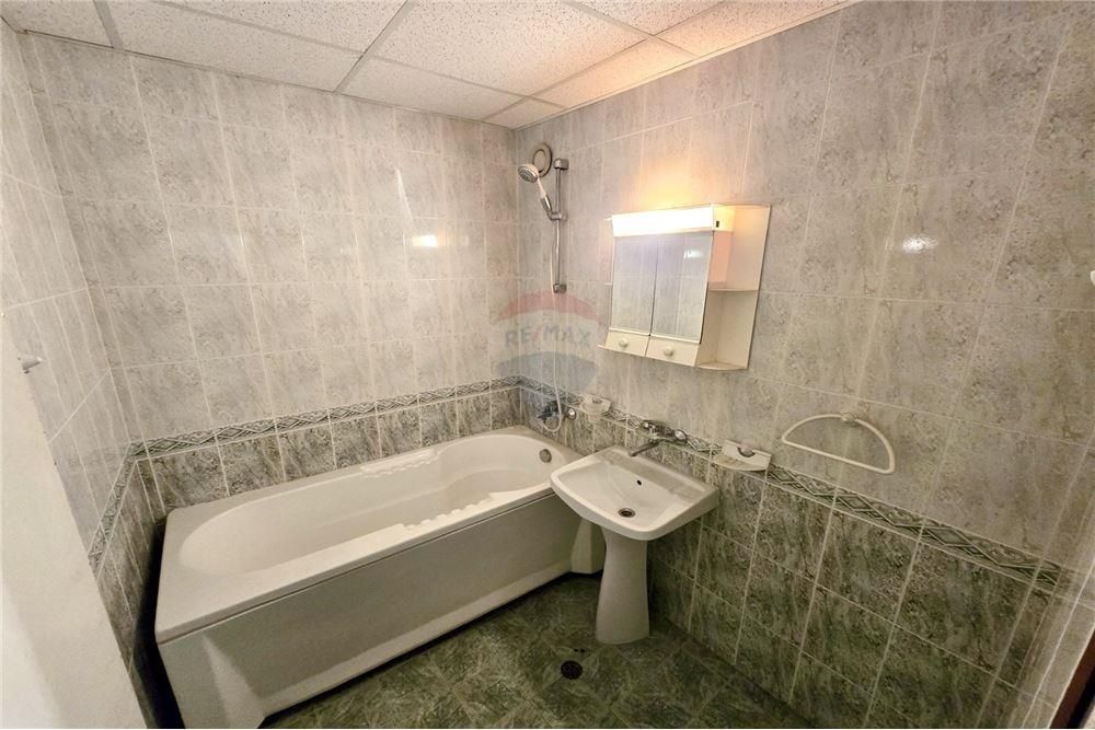 Продава се Многостаен апартамент в Русе, Дружба 1 - 101 кв.м за 985 €/кв.м - Снимка #5