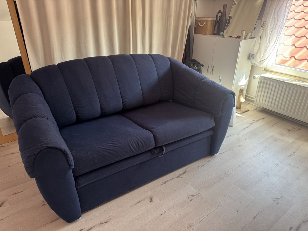 Vand canapea albastra extensibila