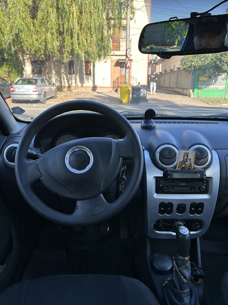Dacia sandero 1.2 2011