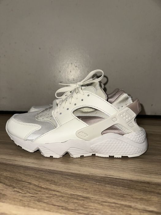 Nike Дамски маратонки 37номер Нови