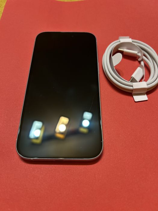 Vand Iphone 15 256GB stare excelenta, utilizat 1 an