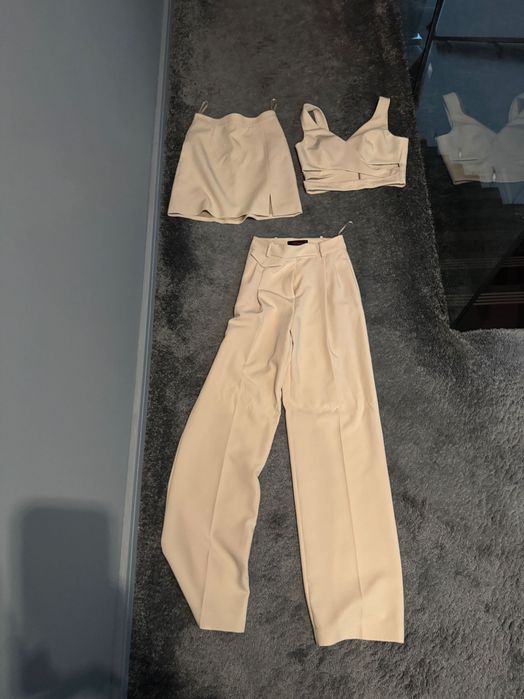 Бежов костюм от 3 части Cliche