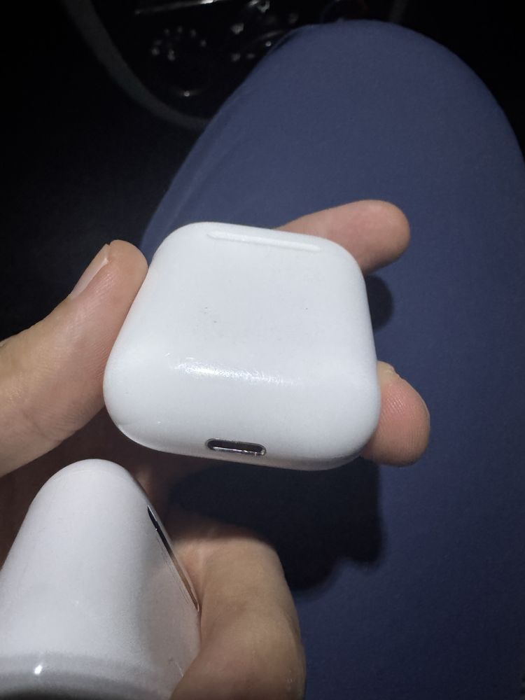 Apple Airpods 2.1 original б/у в хорошем состоянии