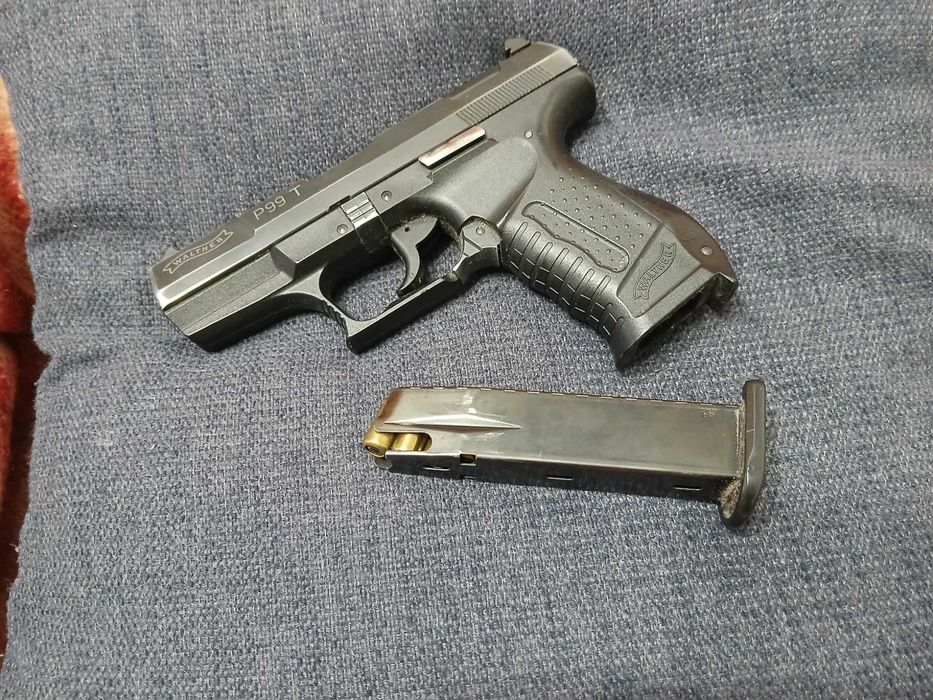 Pistol cu bile de cauciuc