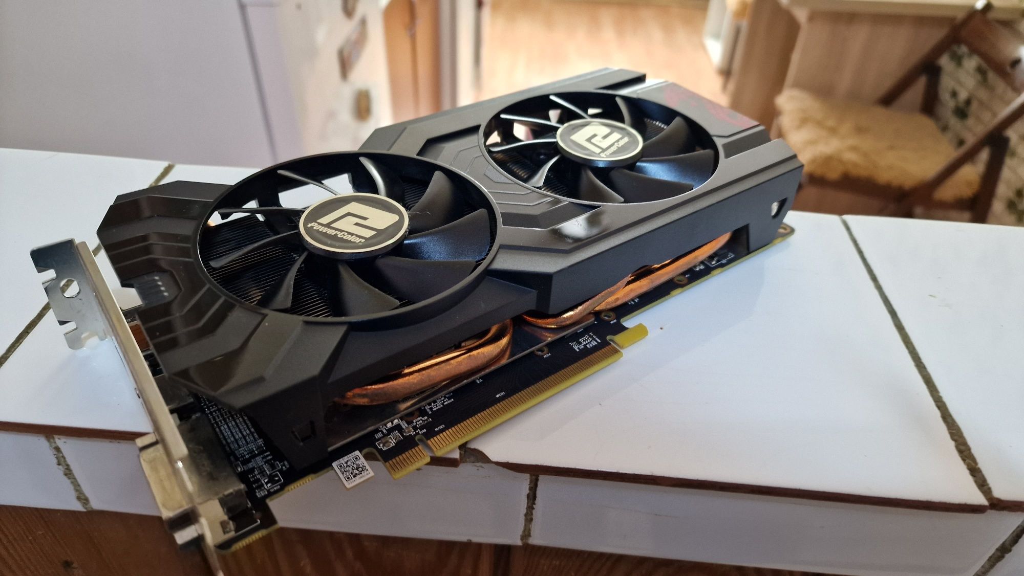 Placa video Radeon RX570