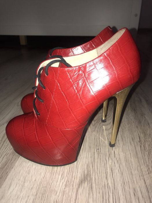 Botine de piele,Sasha Fabiani