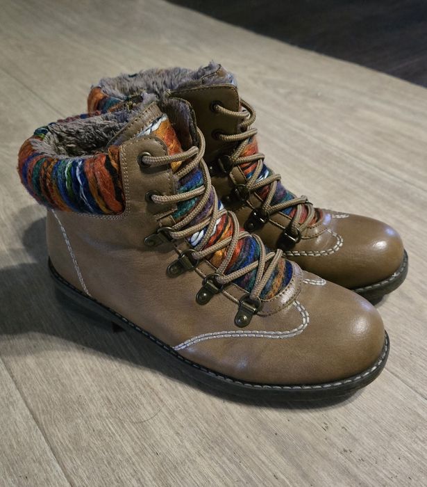 Продам зимние ботинки