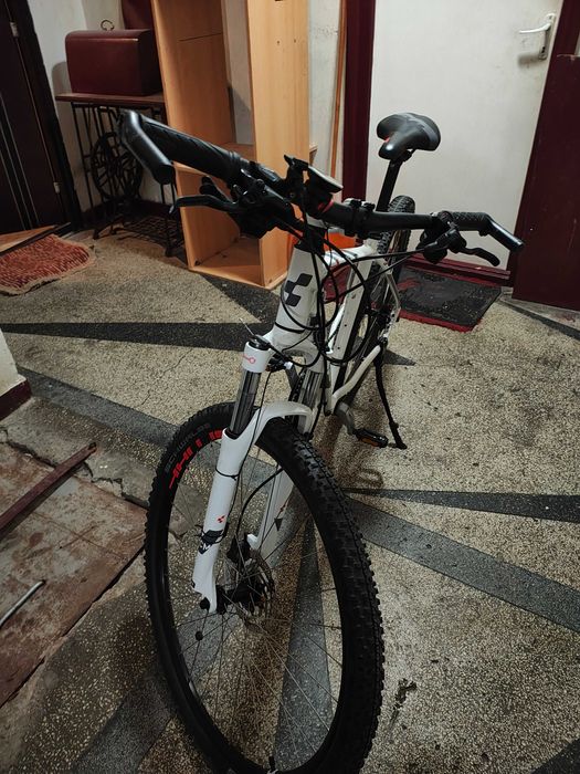 Bicicleta Cube 29