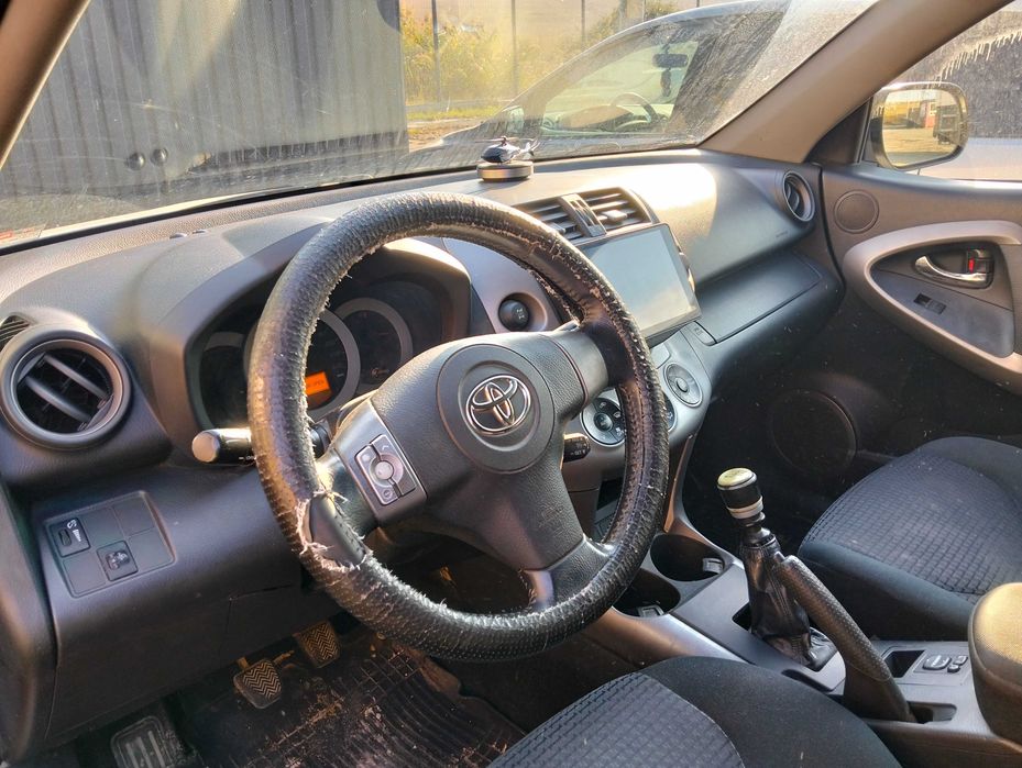 Auto toiota rav 4