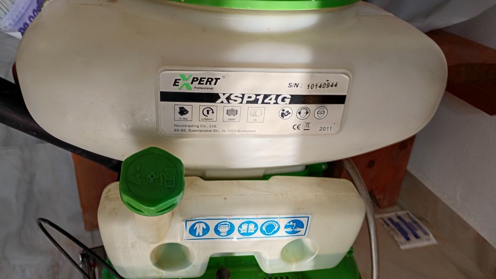 Lazi pt albine si atomizor pentru stropit pomi