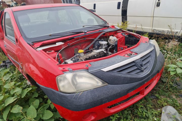 Calculator motor ECU 8200483732 Dacia Logan prima generatie