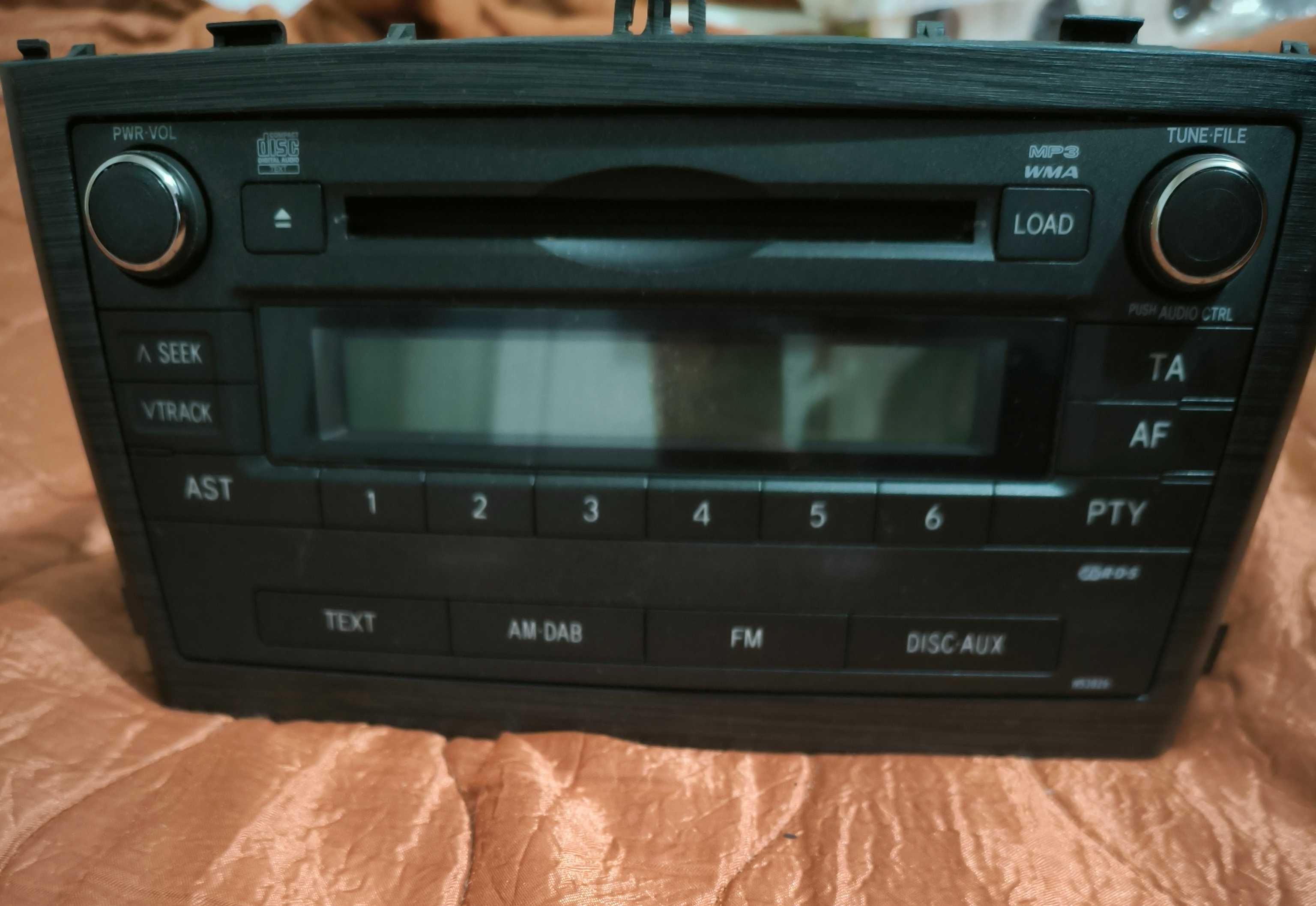 Мултимедия на Тойота Авенсис 2000г