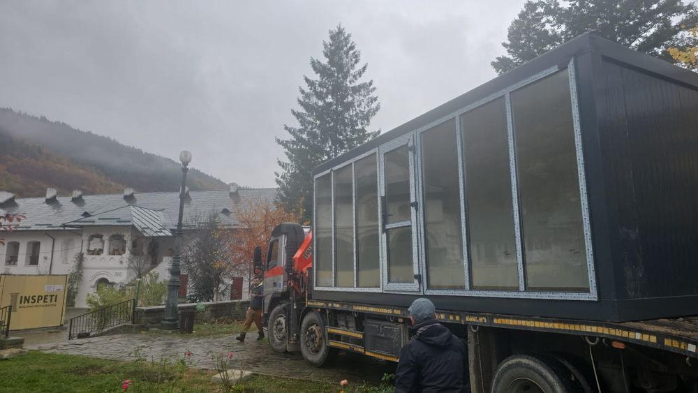 Vand container tip vitrina