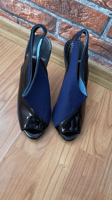 Pantofi model deosebit