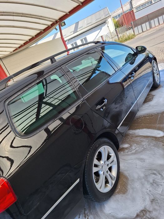 Vând Volkswagen Passat