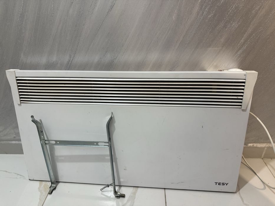 Конвектор Tesy със стойка