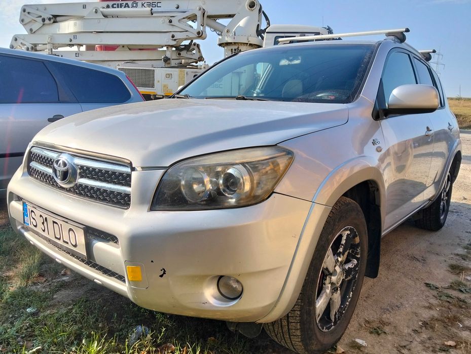 Auto toiota rav 4