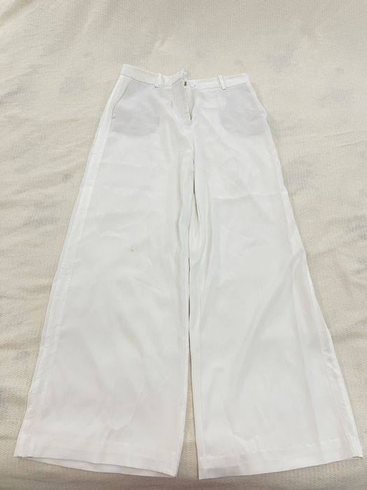 Белый брючный костюм Zara (XL) в хорошем состоянии. На лето/весну