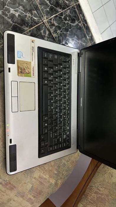 лаптоп Toshiba satellite L40