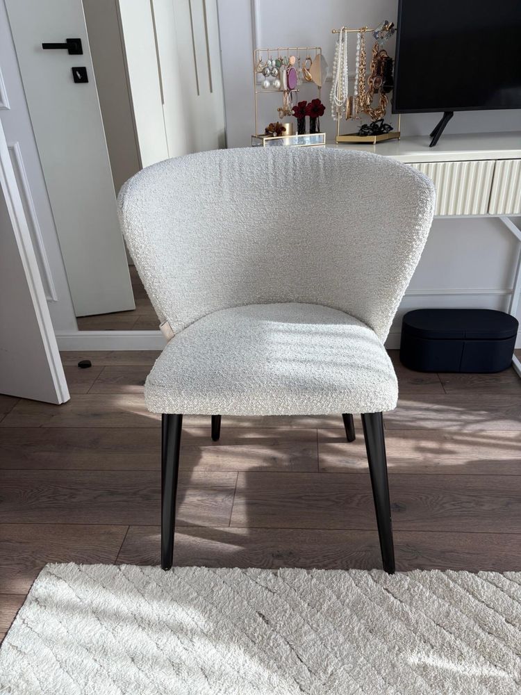 Scaun din lemn masiv, boucle, Atelier September