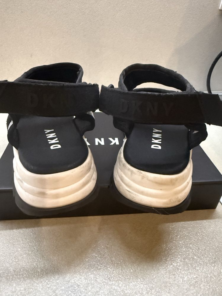Сандали за момиче DKNY
