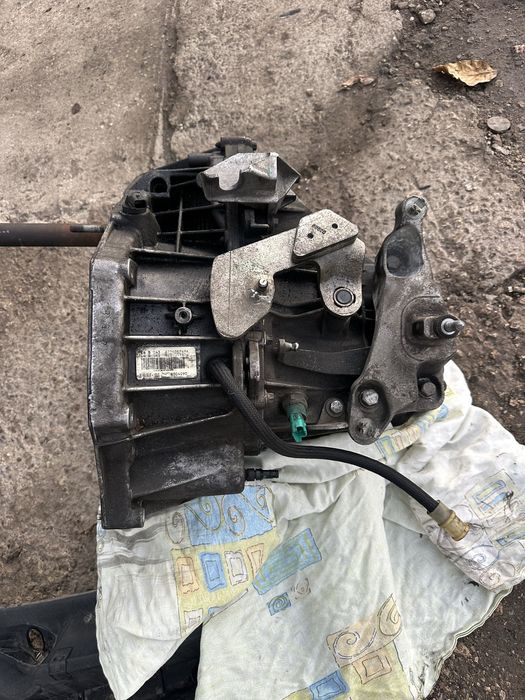 Ръчна скоростна кутия за Дачия Дъстър 1.5dci, само предно!