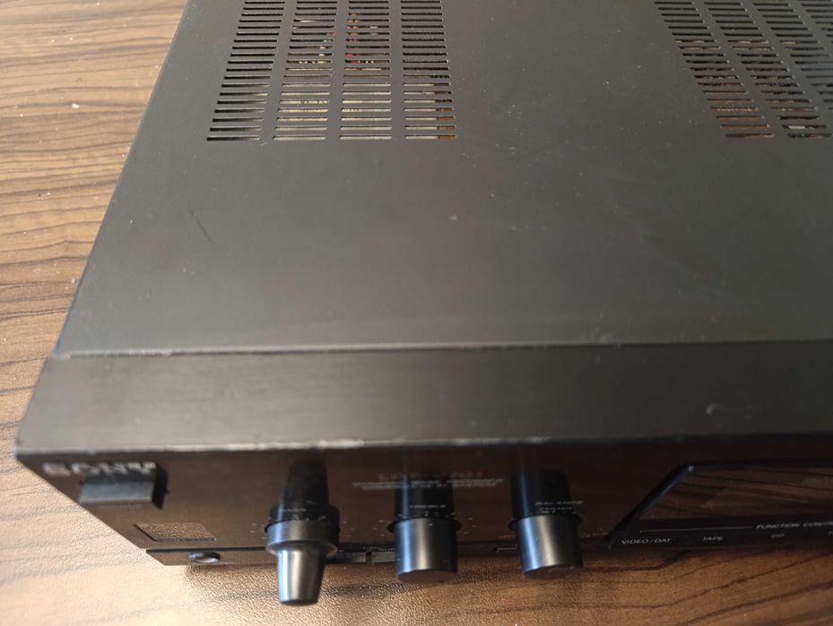 Продавам SONY stereo amplitude