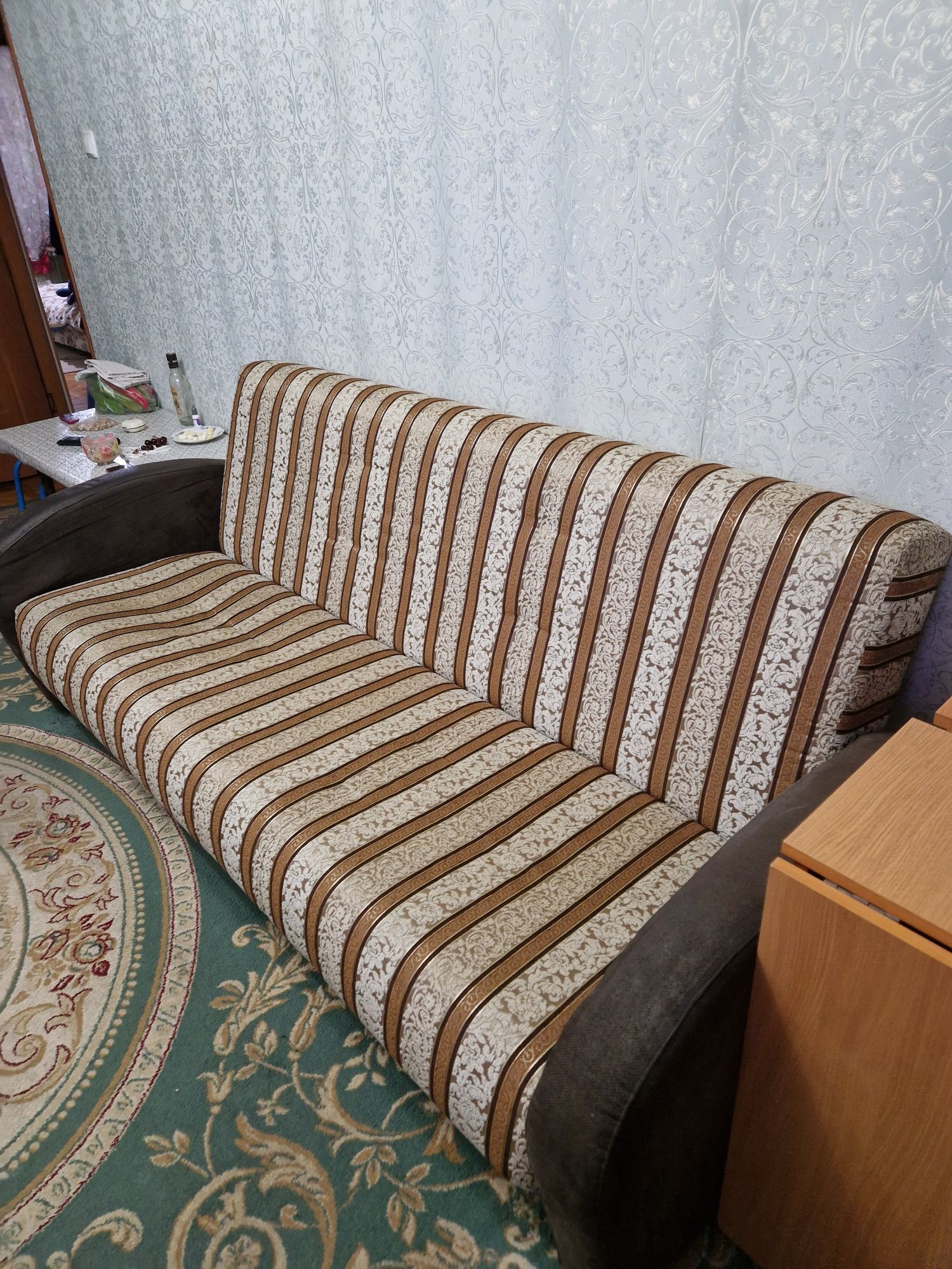 Продам диван бу, в хорошем состоянии