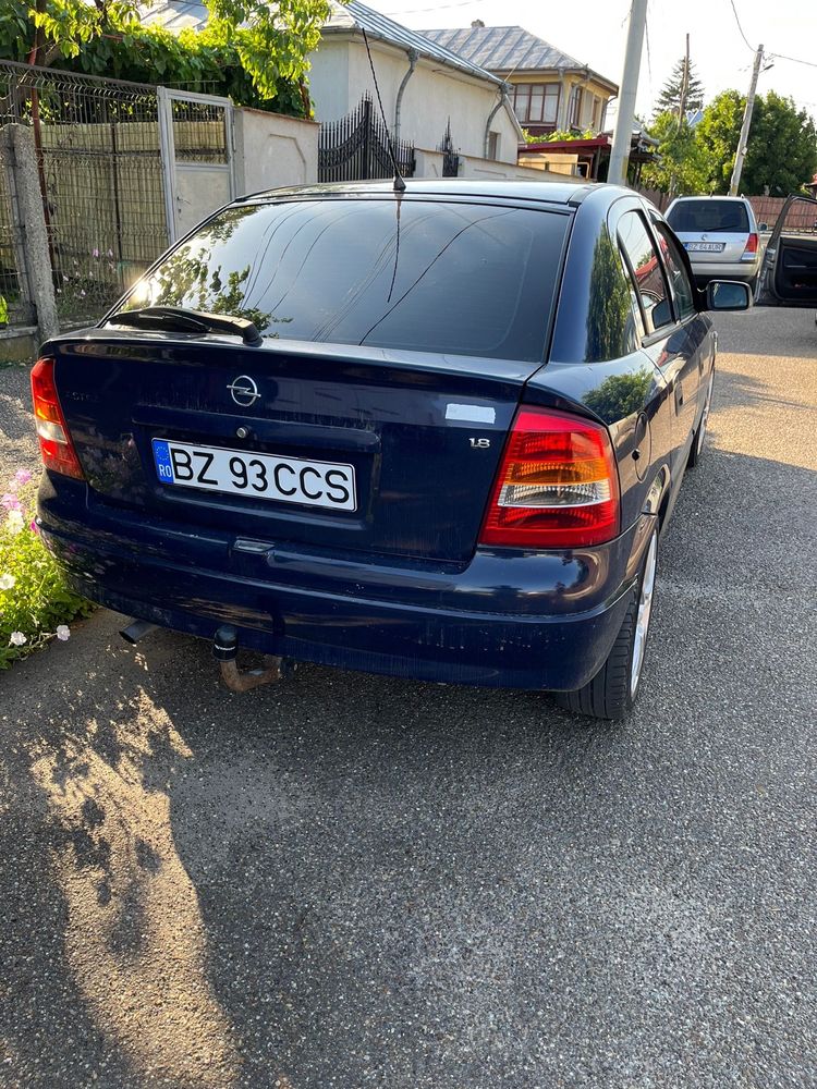Opel, de vanzare