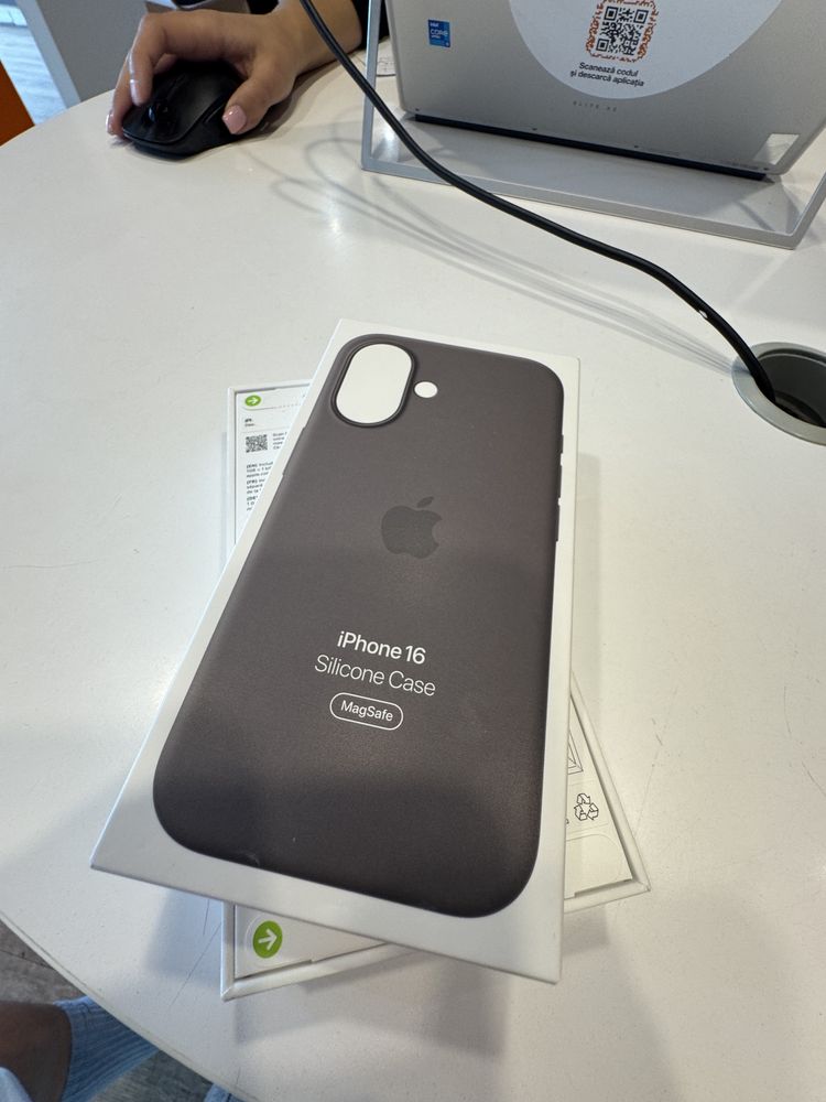 iPhone 16 black 128 GB