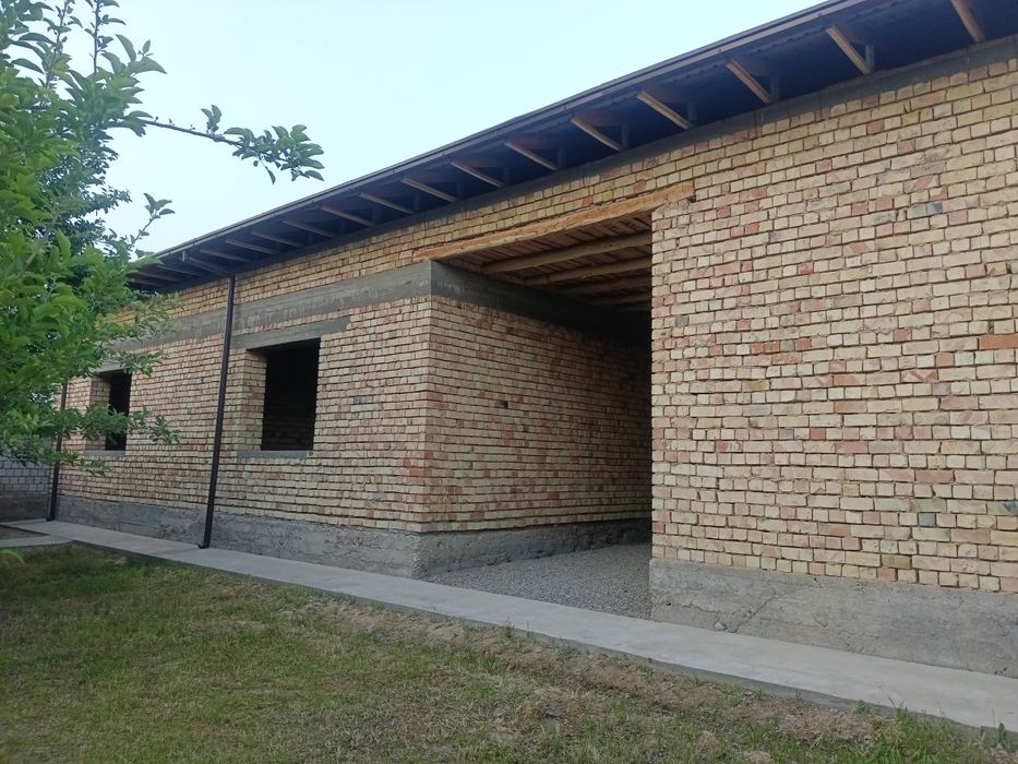 Uchastka sotiladi srochna