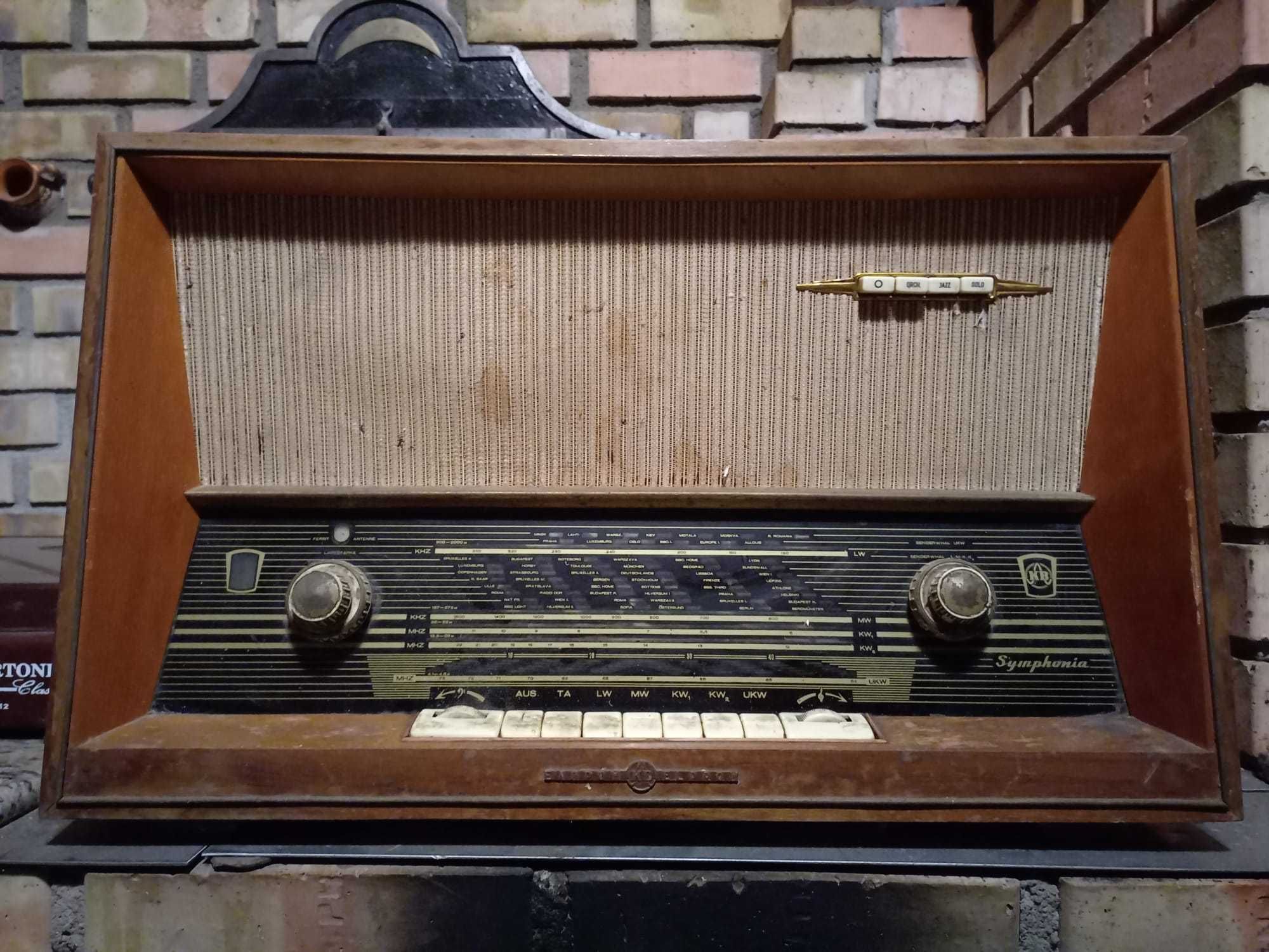 Radio vechi KB Symphonia pe lămpi