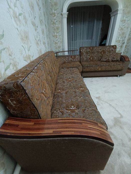 Диван уголок раскладной в хорошем состоянии продам