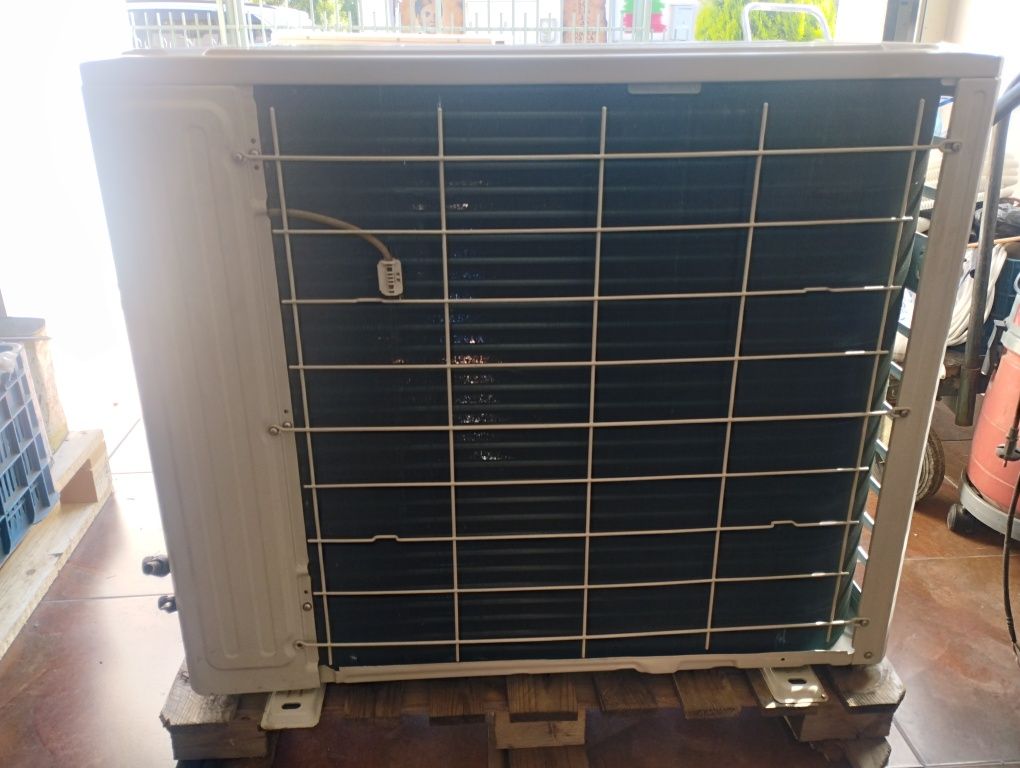 Касетъчен климатик CARRIER 38QUS036R8S/42QSS036R8S