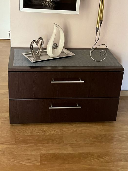 Vând mobila de living