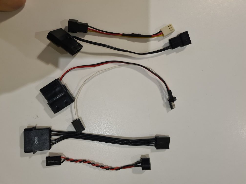 Cabluri sleevuite Corsair, adaptor sursa SFX + cabluri/adaptoa