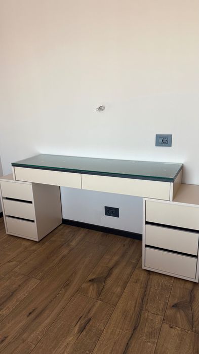 Masa de toaleta si machiaj