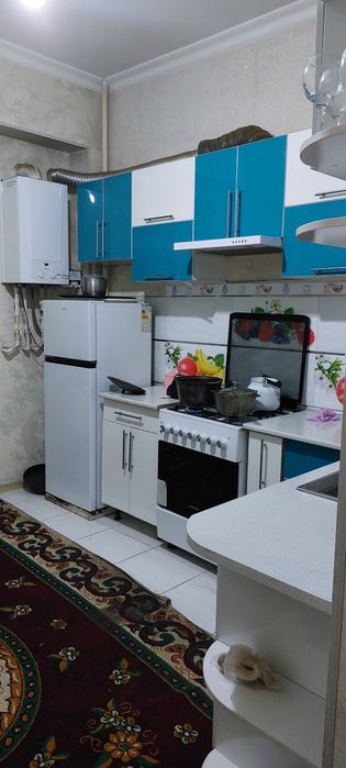 Kvartira qizlar uchun (do'stlik metro)