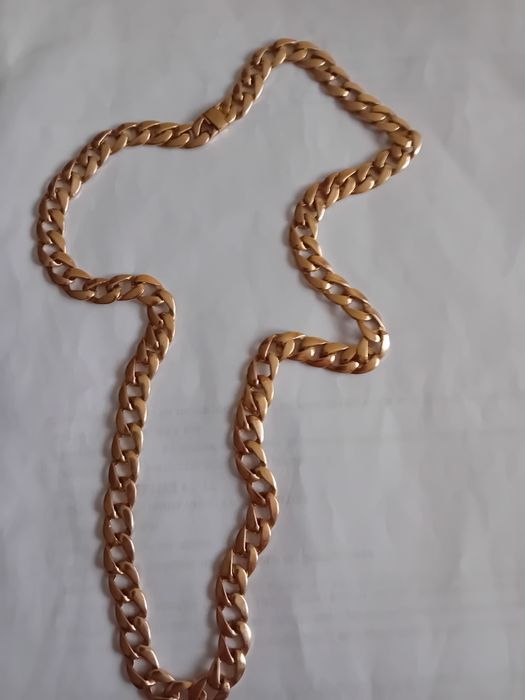 Продавам златен ланец "панцер"