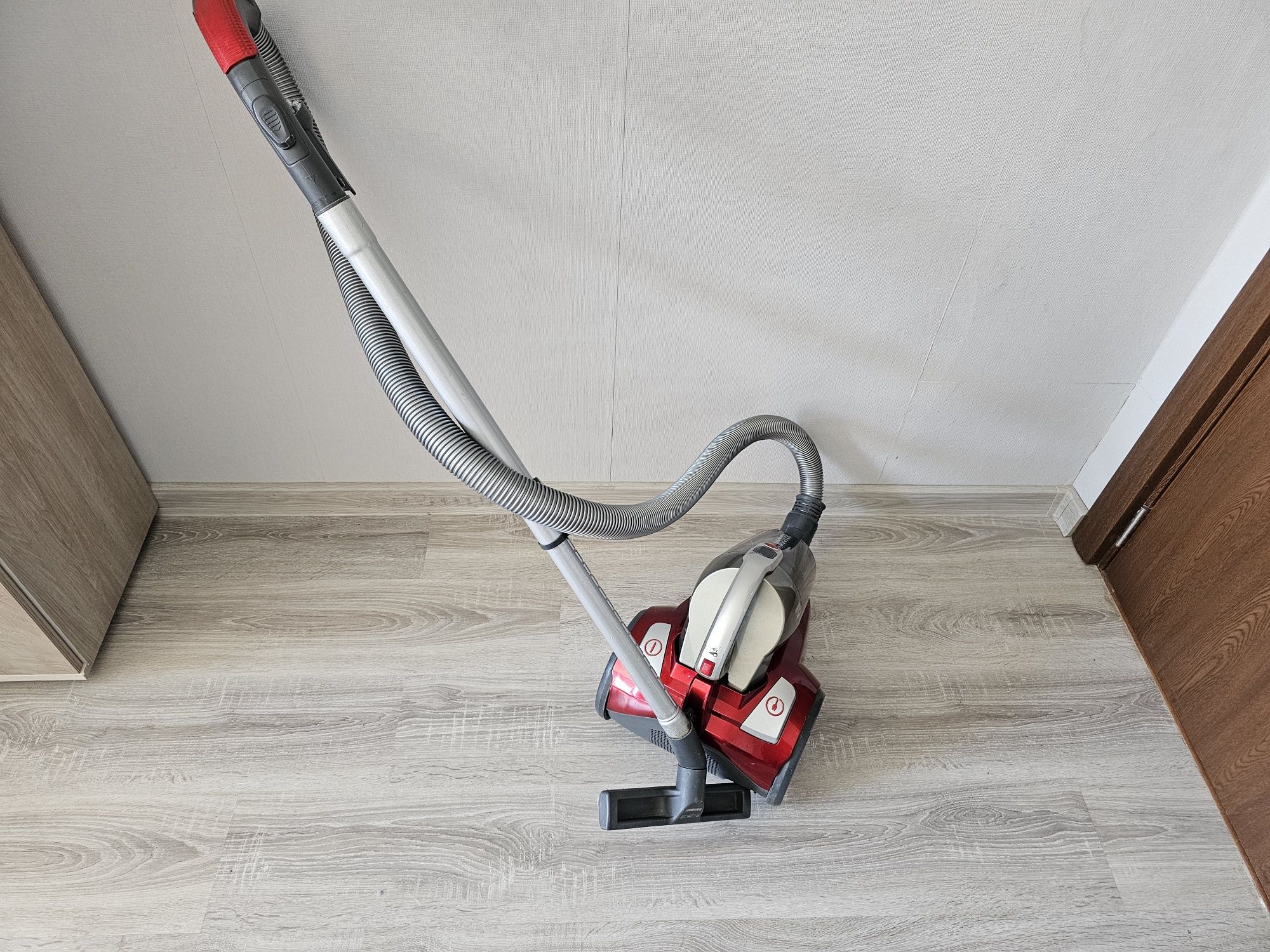 Прахосмукачка Hoover Reactiv RC81
