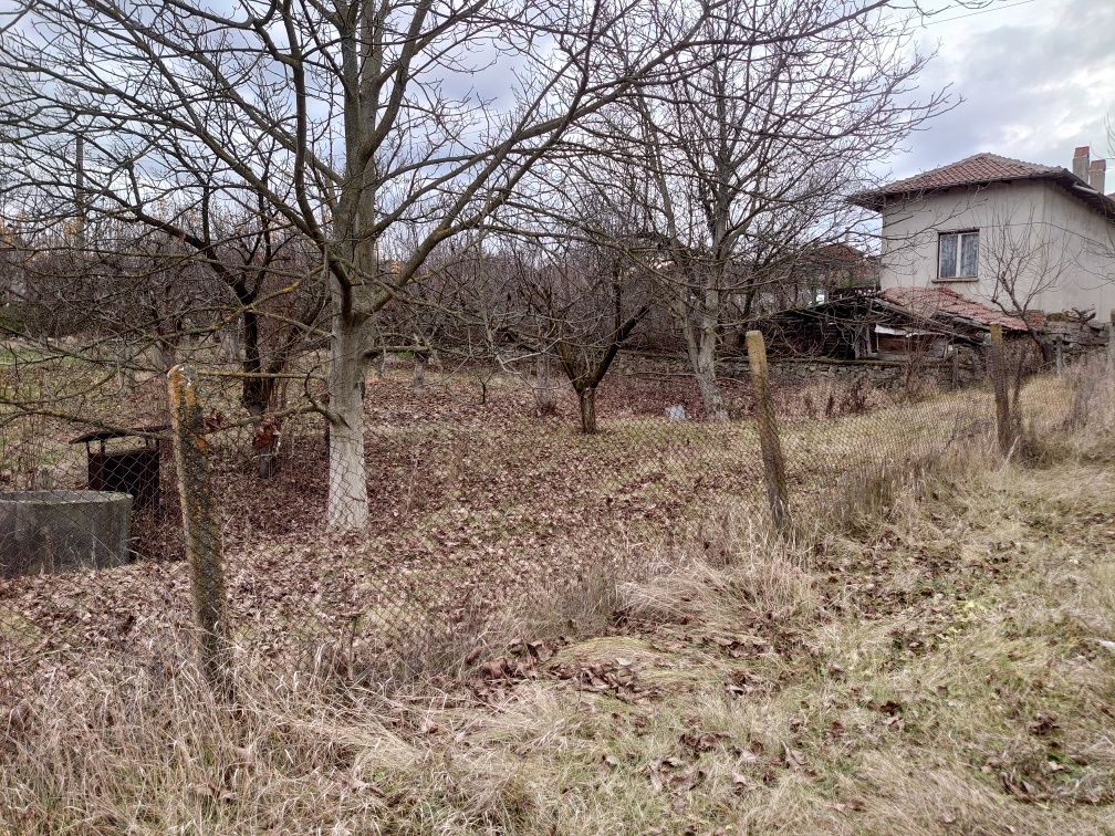 Парцел /УПИ/ в село Селище,община Благоевград - 1670м2