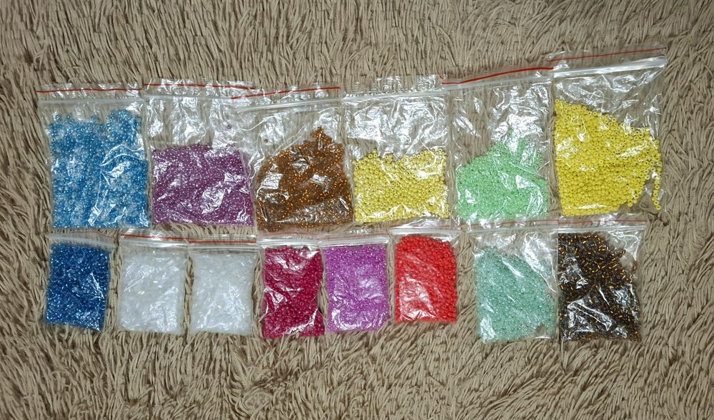 Продам бисеры разные