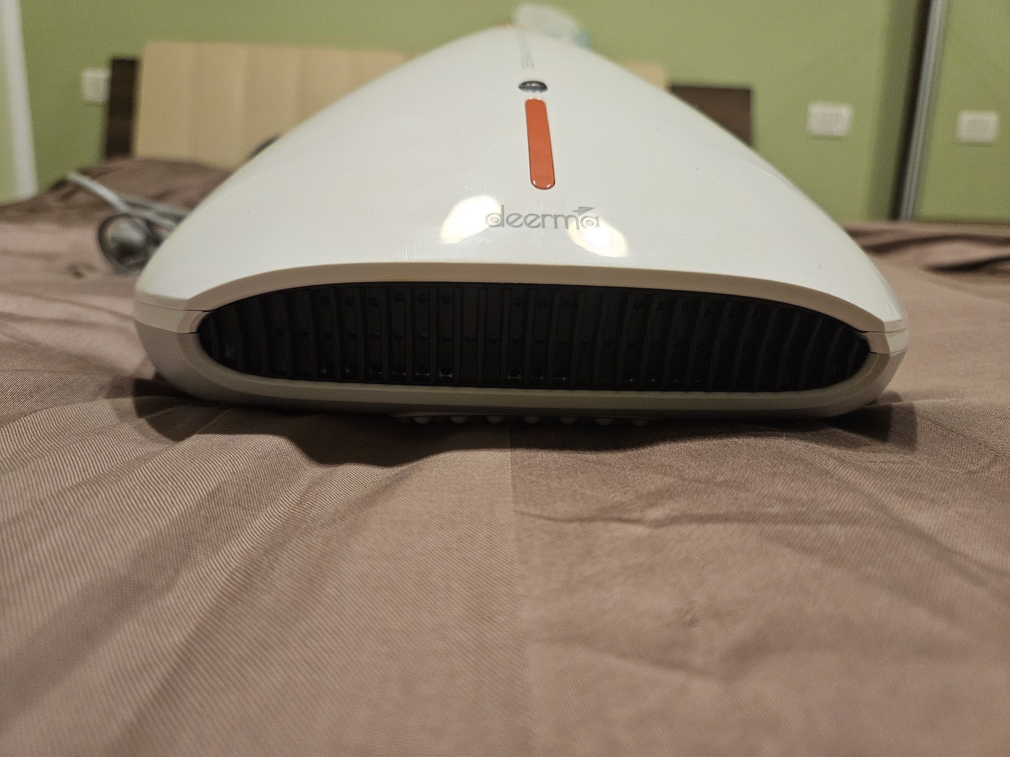 Aspirator mana, Deerma,450W, Anti-acarieni, Lumina UV, 1300