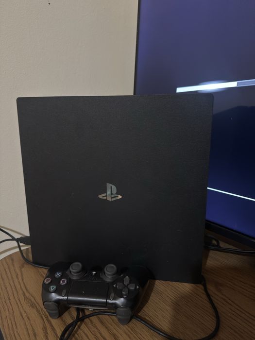 PlayStation 4 Pro 1TB • Stare foarte bună • Silențios