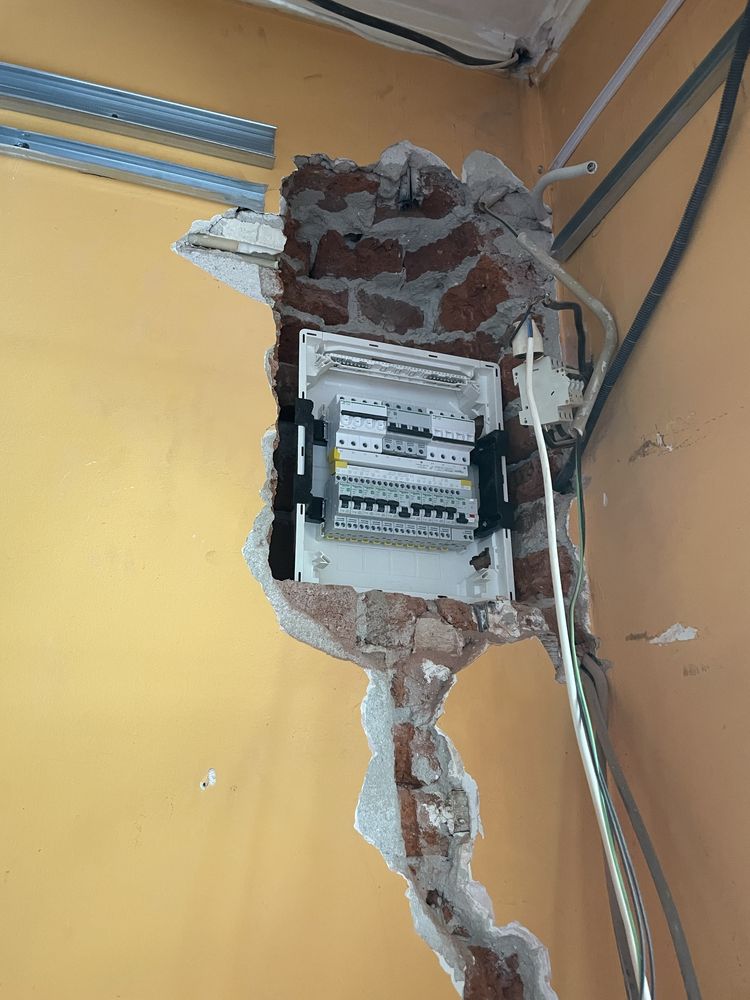 Electrician reparatii electrice