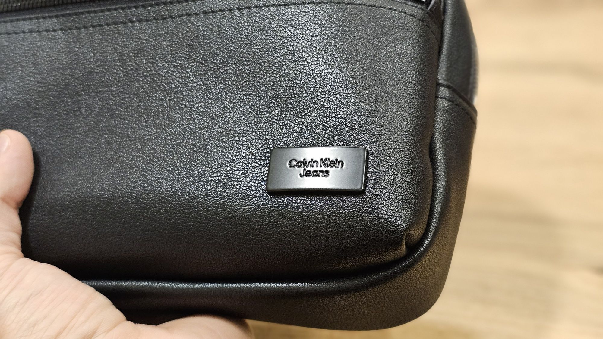 Мъжка чантичка Inst Plaque Small Pouch W/Pkt