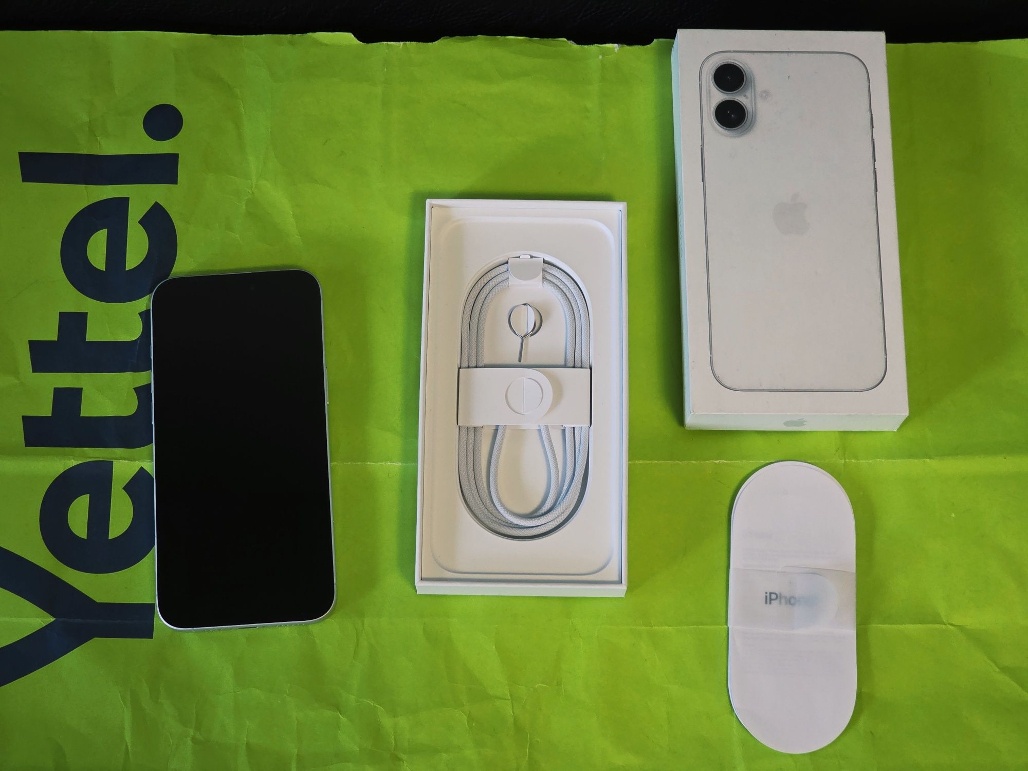99% 256GB iPhone 16 Plus + Yettel Гаранция 2027г. White / Бял
