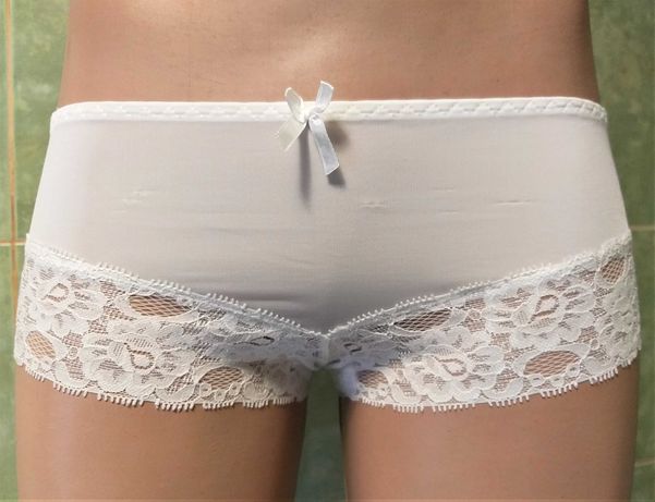 Chiloti sexy BOOHOO(UK) fete/femei albi dantela transparenti m.S (noi)