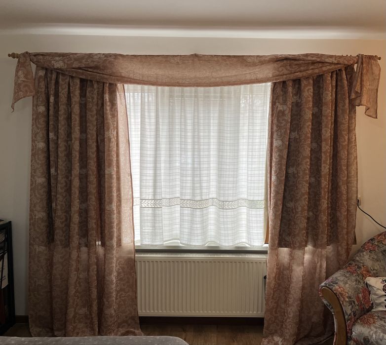 Doua seturi de draperii deosebit de frumoase si elegsnte